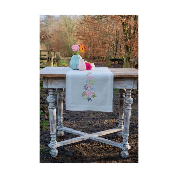 Kit chemin de table Fleurs et feuilles