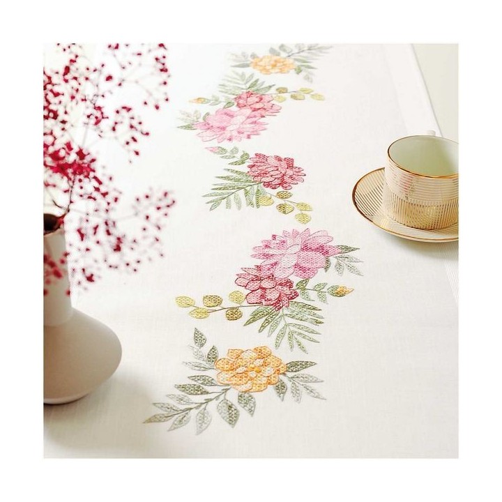 Table runner kit chrysanthemums