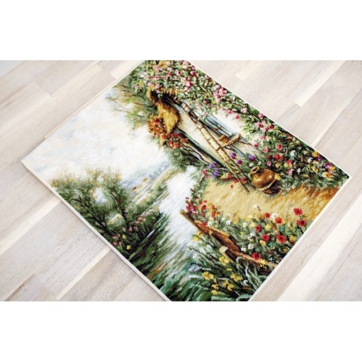 Luca-S Stickset Am Fluss entlang
